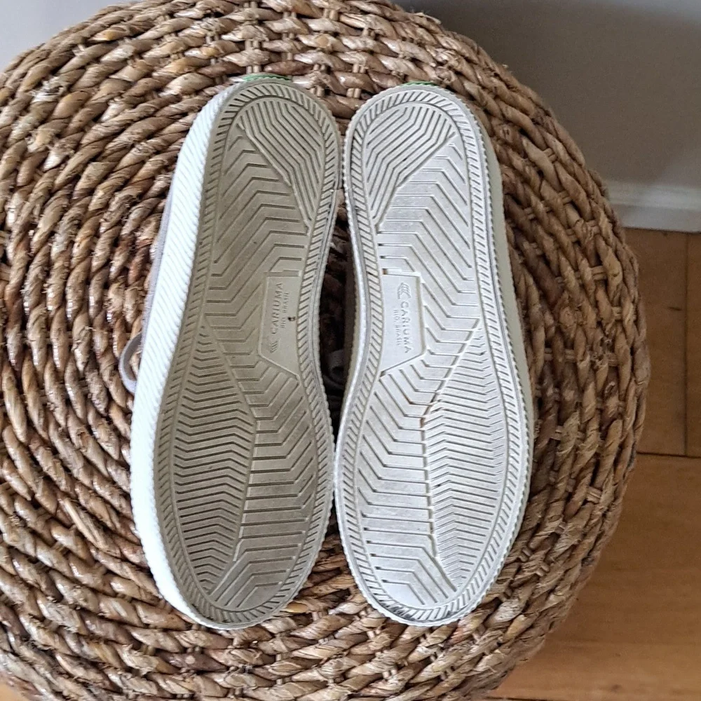 CARIUMA Womens Ona Gray Suede Low Top Casual/Athleisure Sneakers US7/EU38‎